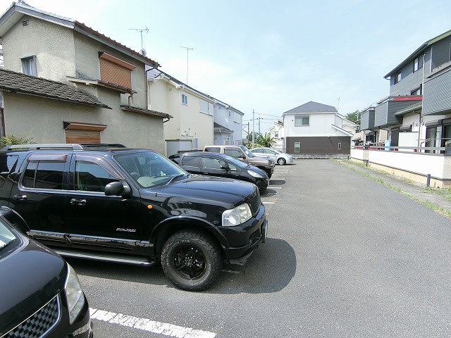 オクチュオールの駐車場