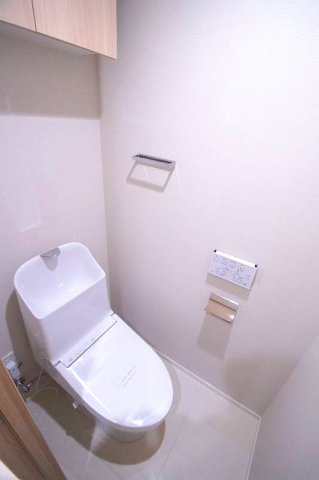 クレッセント東京ヴュータワー　３階　リ　ノベーション済のトイレ