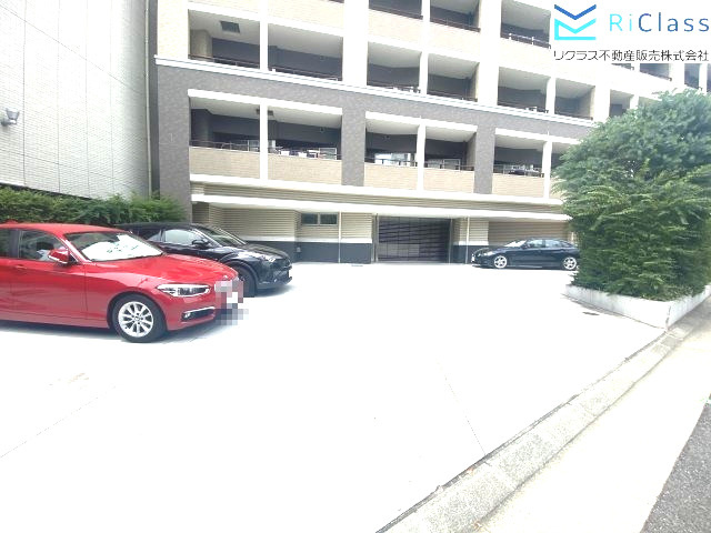 レジュール ザ・元町駅前の駐車場|駐車場です