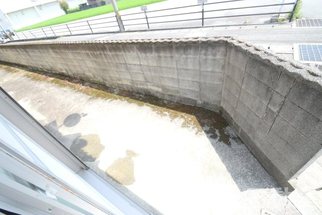 【バルコニー】 | 広々としたバルコニーです