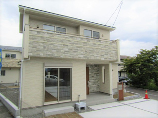 【外観：施工例】 | 新築戸建・南アルプス市山寺・全2棟【2号棟】
土地面積：68.03坪　建物面積：33.43坪