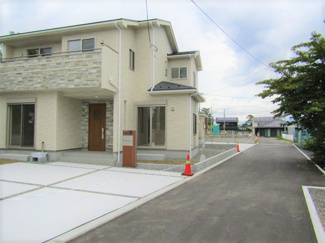 【前面道路含む現地写真】 | 前面道路含む現地写真です
【接道状況】東側：公道2.91～4.0m　西側：公道17ｍ