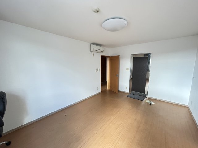 駅前グリーンビルの内装