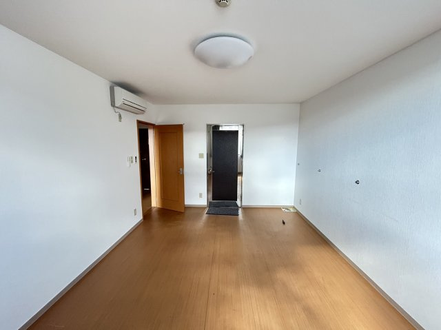 駅前グリーンビルの内装