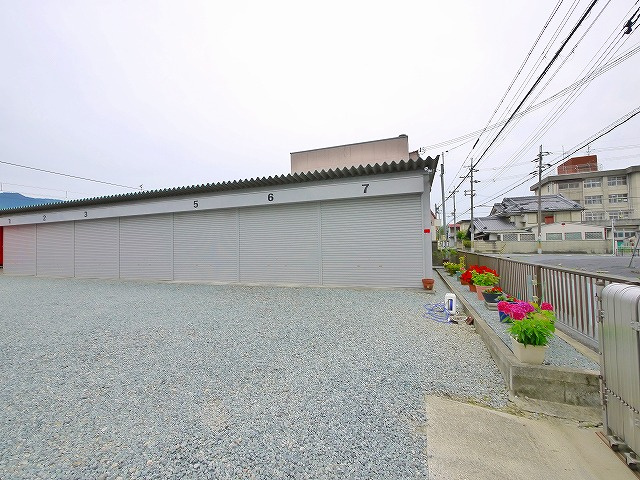堀尾ガレージの外観|おしゃれな外観です