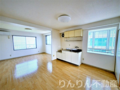 【居間・リビング】 | ギャラック国府Ⅱ | こちらの居間で趣味の時間をお楽しみください