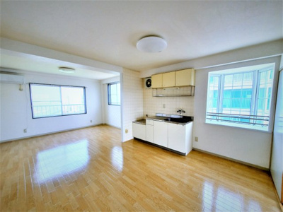 【居間・リビング】 | ギャラック国府Ⅱ | ゆったりとしたリビングです