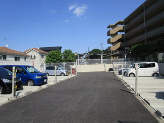 【駐車場】