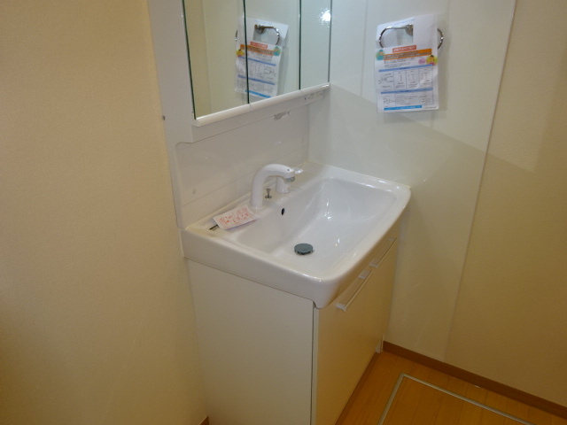 セレッソ浜町Cの独立洗面台|シャンプードレッサー