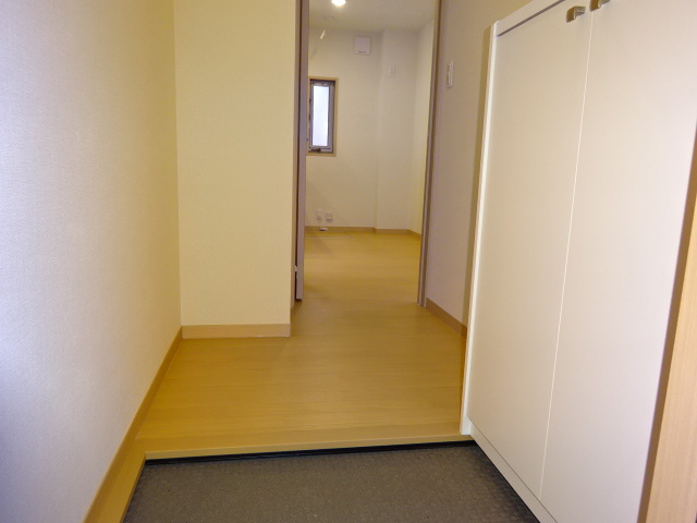 セレッソ浜町Cの玄関