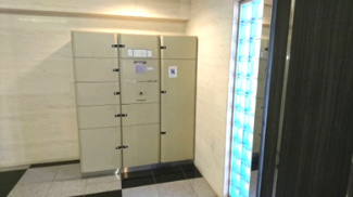 【駐車場】 | 宅配ｂｏｘです。お留守時の荷受けはお忙しい方にはあると便利な設備です。