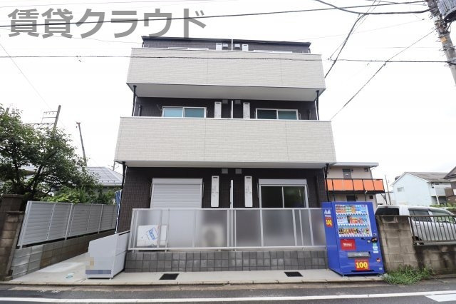 プリマヴェーラのエントランス|建物の内部です