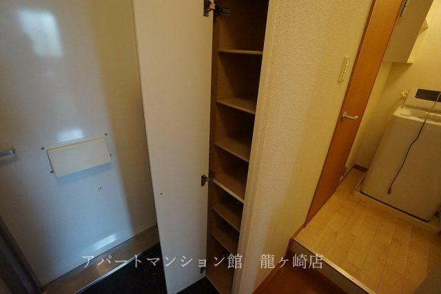 レオパレスコテナン阿見中央の収納