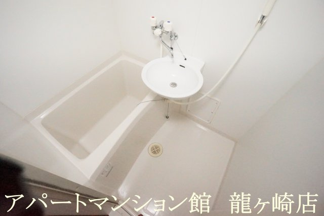 レオパレス慶の浴室