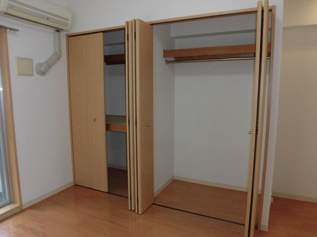 大阪市中央区石町２丁目の賃貸マンションの収納