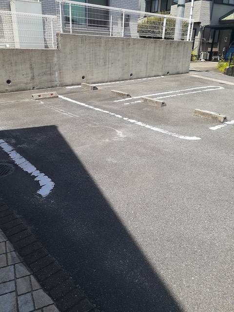サンリットパークⅡの駐車場