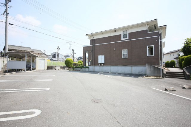 ラシーヌⅡの駐車場