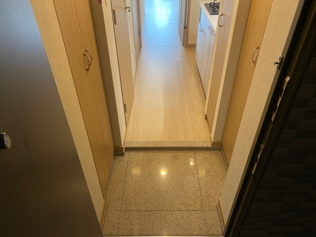 【玄関】 | ルーブル三軒茶屋伍番館