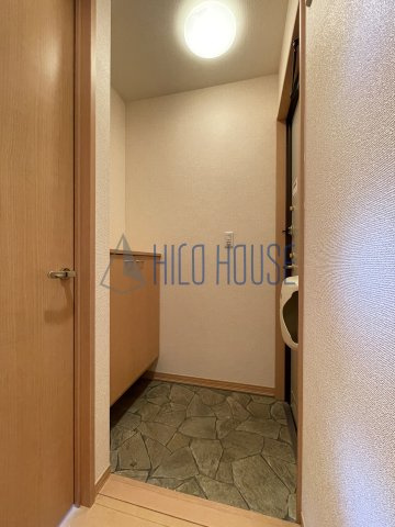 グランディール坂戸泉の玄関