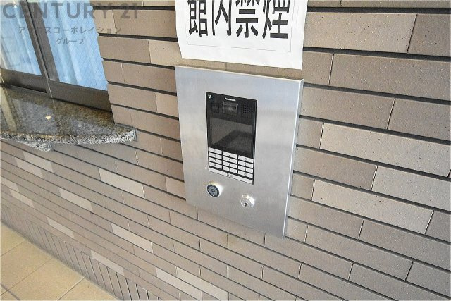 エントランスはオートロック
