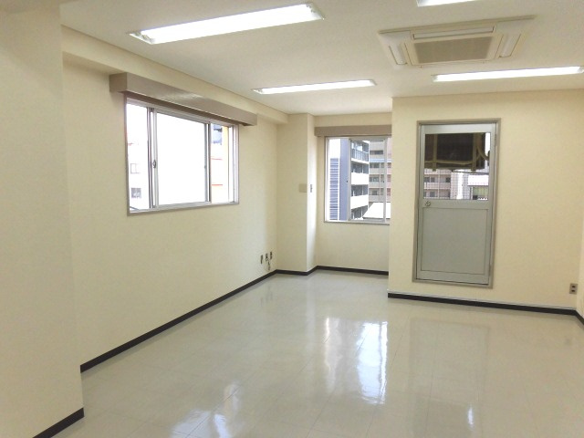 大阪市中央区谷町６丁目の事務所の内装