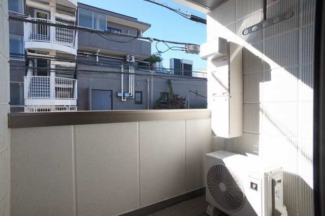 【バルコニー】 | The Ark | 独立ベランダです