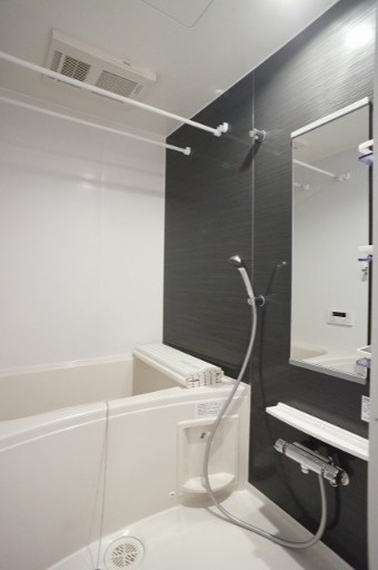 【浴室】 | The Ark | 追い焚き機能給湯と乾燥機能のある浴室です