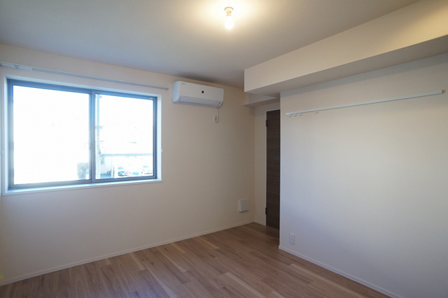 【居間・リビング】 | The Ark | キッチン側からのDK内観です