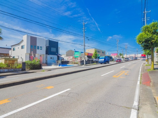 【前面道路含む現地写真】