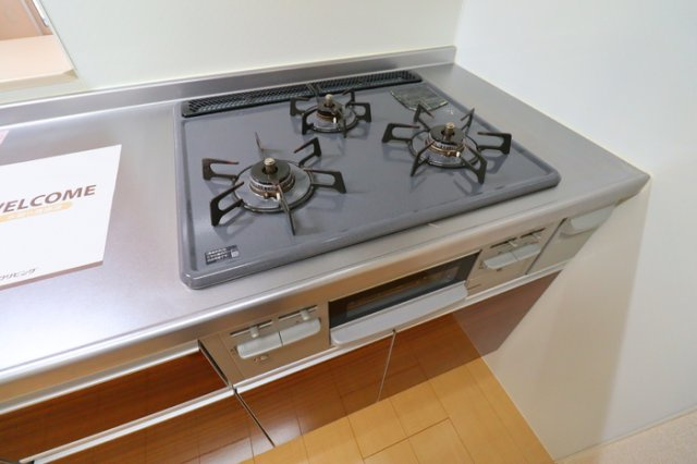 モンサンオールのキッチン|グリル付き3口ガスコンロ