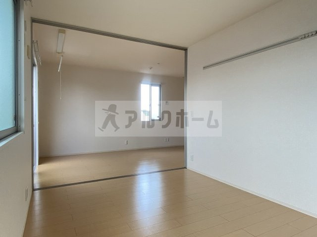 フローレンス宮町の洋室