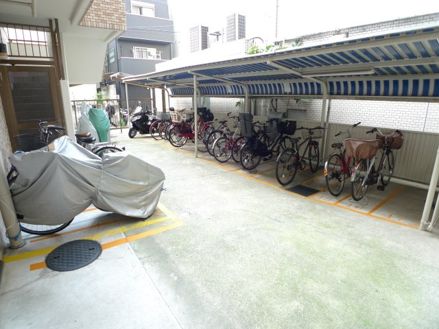 【駐車場】