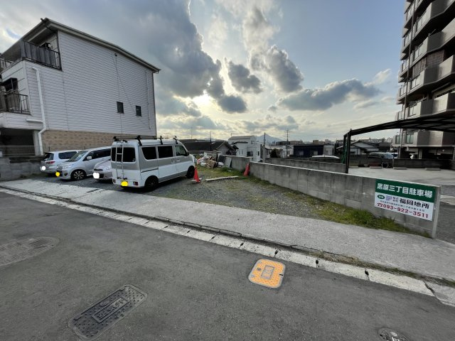 黒原3丁目月極駐車場