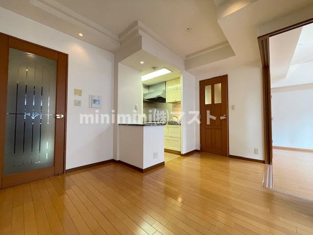 エステムプラザ梅田・中崎町Ⅱの居間・リビング