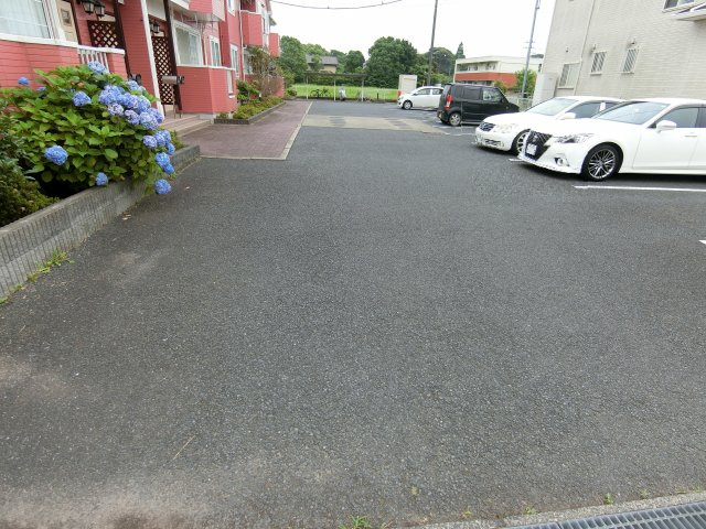 クリオM-Aの駐車場