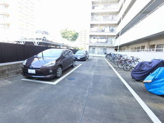 【駐車場】 | 平置き駐車場です。