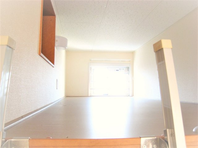 【その他】 | コニファーⅡ | ロフト：収納棚、窓あります。