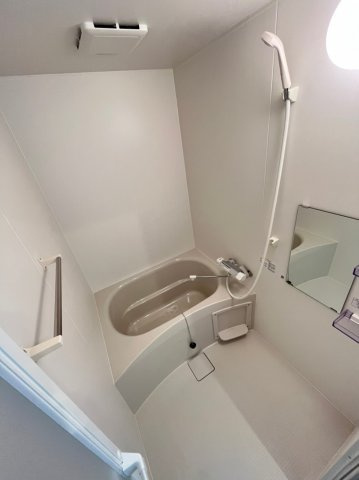 ジーメゾン垂水イースト2の浴室