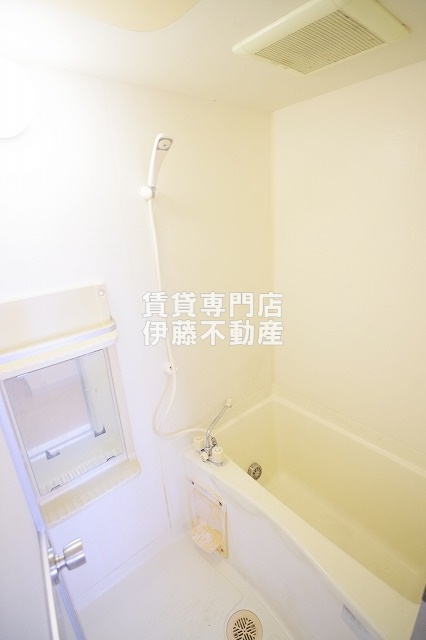 レジデンス黒龍の浴室