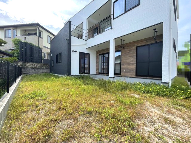 佐伯区八幡が丘1丁目　№28641の庭|お子様の遊び場やＢＢＱなど
楽しめる広い庭があります。
