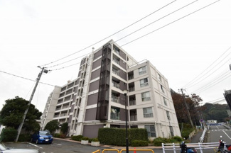 【外観】 | 総戸数７１戸、昭和５１年８月築、自主管理につき管理費を安く抑えられます。