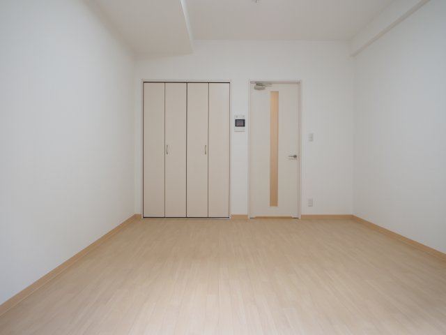 COCORO-WESTの洋室