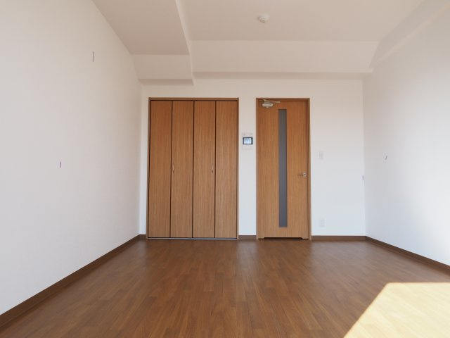 COCORO-WESTの洋室