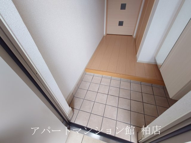 ネーヴェ・レジデンスの玄関