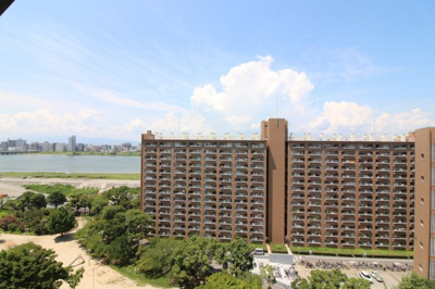 【展望】 | 中津リバーサイドコーポＤ棟 | 洋室からは淀川がご覧いただけます♪