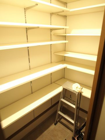 ワイズグリーン大正IIの玄関