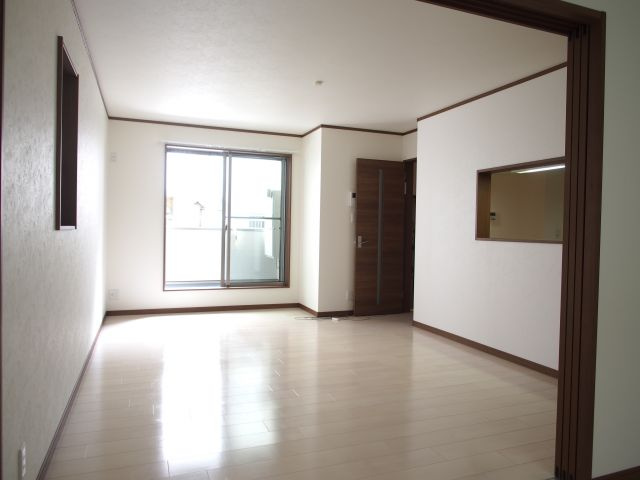 ワイズグリーン大正IIの居間・リビング