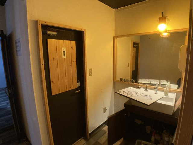 半田市青山貸店舗の洗面所