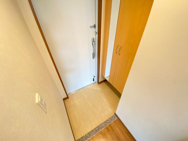 to U 狭山の玄関|同物件別部屋イメージ写真
