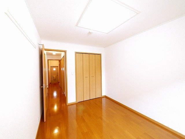 サニーグレイスＭ柳町の洋室|収納スペースが確保されたお部屋です